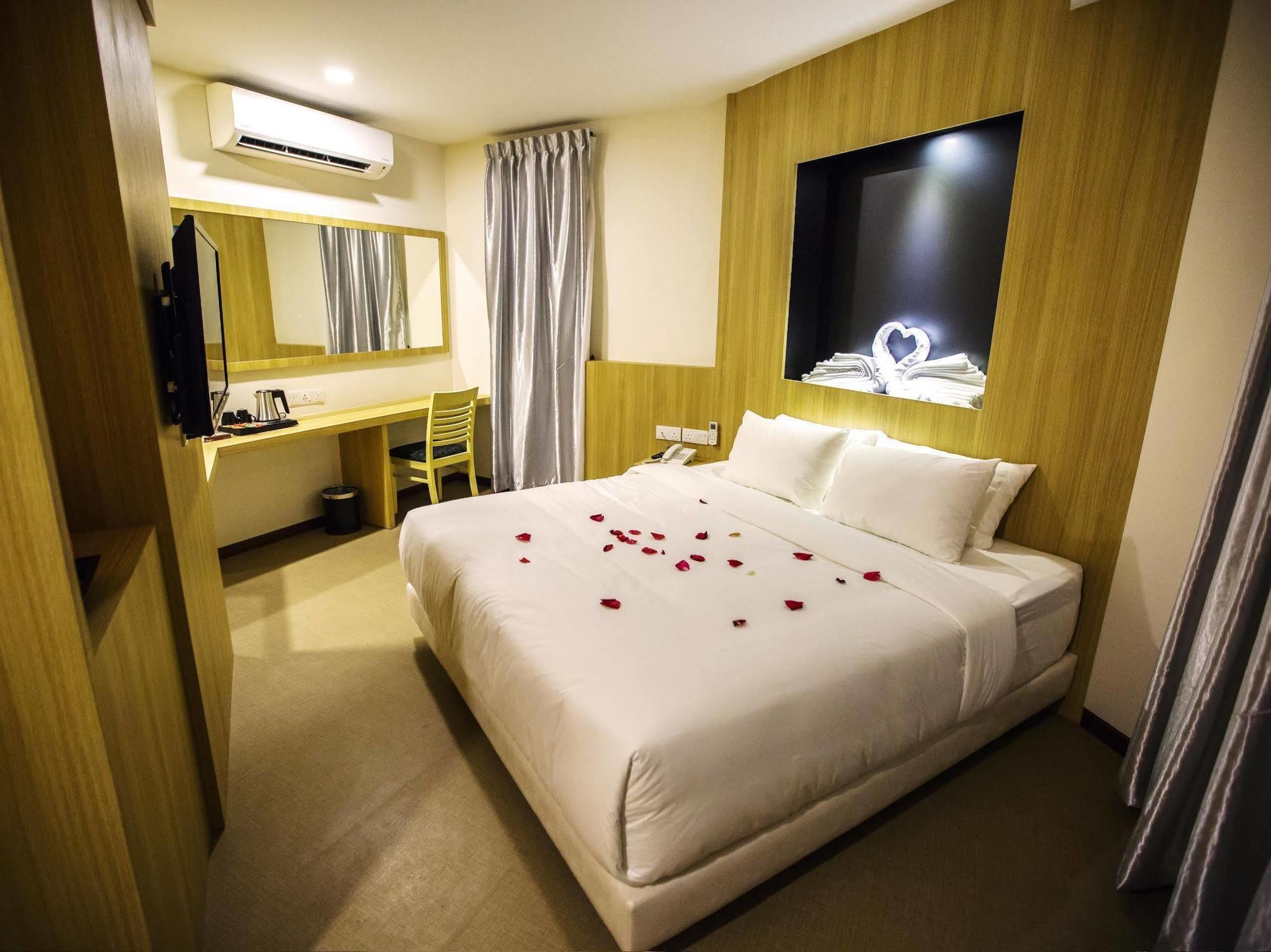 Rs Boutique Hotel Kluang Esterno foto