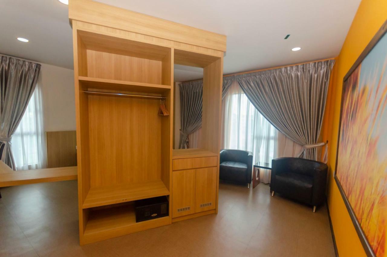 Rs Boutique Hotel Kluang Esterno foto