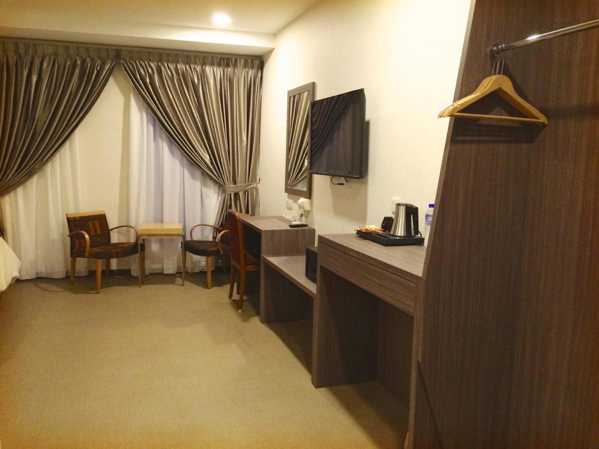 Rs Boutique Hotel Kluang Esterno foto
