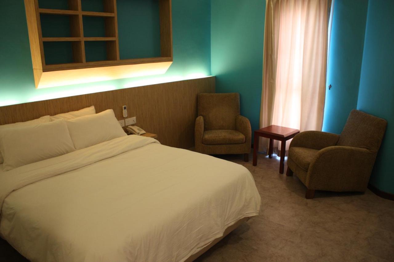 Rs Boutique Hotel Kluang Esterno foto